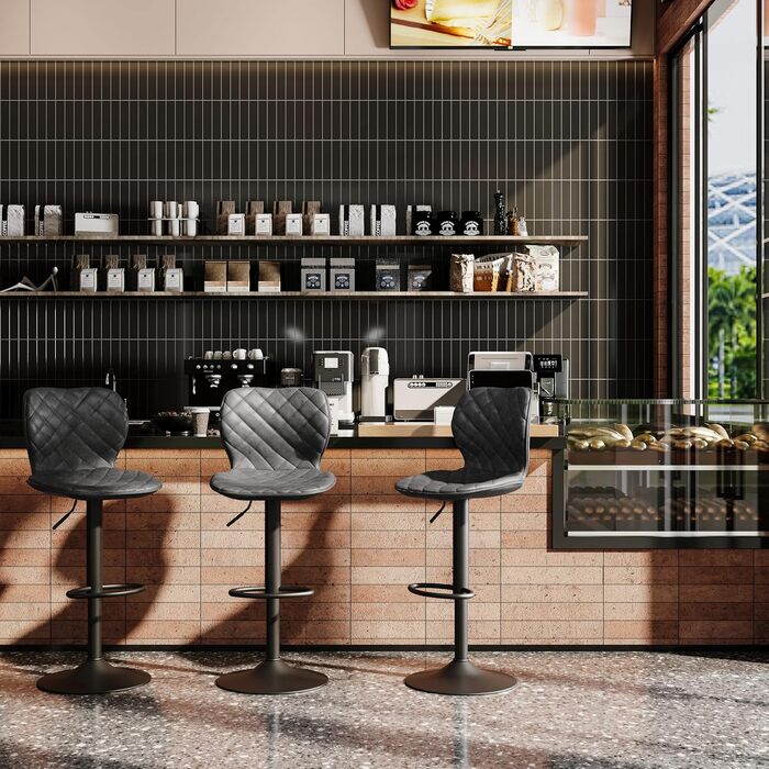 Набір барних стільців 4 шт. регульовані по висоті з підлокітником та підставкою для ніг – 360° обертання, PU шкіра, оббивка, металевий каркас для кухні, стійки, їдальні, вітальні, чорний