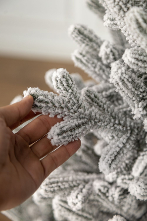 Ялинка лита 'Віденська' ЗАСНІЖЕНА 2,30м