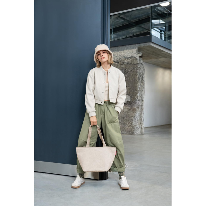Сумка-шопер Reisenthel Shopper M – стильна та містка сумка з водовідштовхувального матеріалу (Teddy Sand)