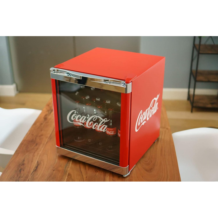 Міні-холодильник Coca-Cola °CUBES з скляними дверцятами | Холодильник для напоїв 48L, тихий та енергоефективний, ідеальний для офісу, вечірок та дому | 5-15°C, Червоний