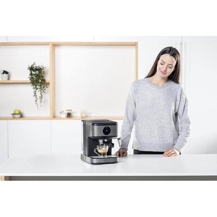 Еспресо-машина BLACK+DECKER BXCO850E, 20 бар, 1,5 л, автоматична, з паровою насадкою, антиплямова нержавіюча сталь, 850 Вт, Extra-Sahne, програмоване приготування