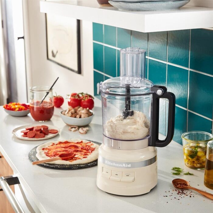 Кухонний комбайн KitchenAid 5KFP1319EAC Cream 2.1л: подрібнювач з регульованим диском, насадка-кубик, 400W