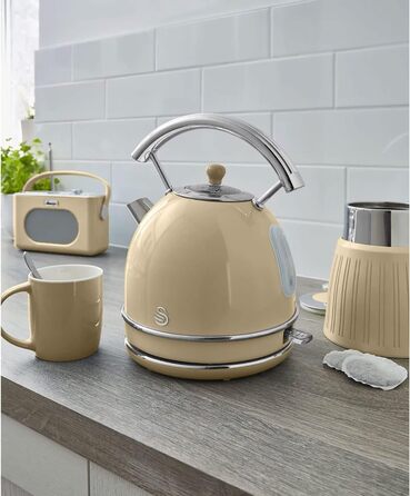 Електрочайник Swan Retro 1,8 л, вінтажний дизайн, Strix, бездротовий, BPA-free нержавійка, 3000 Вт, кремовий