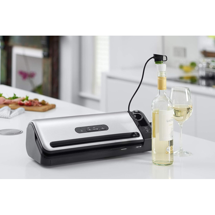 Вакууматор FoodSaver FFS017X з різачем, відсіком для рулонів, ручним вакууматором та функцією маринування, сріблястий