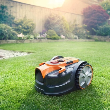 Робот-газонокосарка LawnMaster VBRM16 OcuMow для саду до 100 м², бездротовий та ефективний