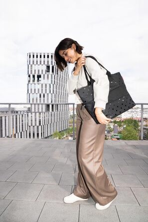 Сумка-шопер Reisenthel Shopper E1 - велика містка сумка для покупок, чорний колір, глянцевий принт Dots