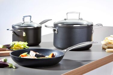 Сковорода Le Creuset антипригарна алюмінієва, 28 см, для всіх типів плит, включно з індукцією, антрацит/срібло