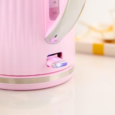 Електричний чайник Russell Hobbs Eden Raspberry 27362-70, 1.7 л, 2400 Вт, малиновий, зі сталевими акцентами та фільтром від накипу