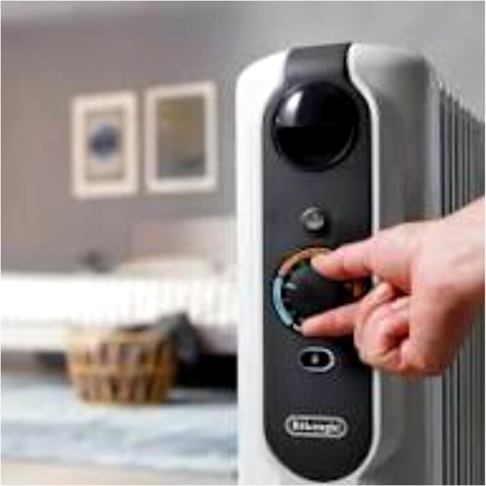 Масляний радіатор De'Longhi Radia S EasyTronic (TRRSE1225) з електронним керуванням, 12 секцій, для приміщень до 75 м³, енергоощадний режим