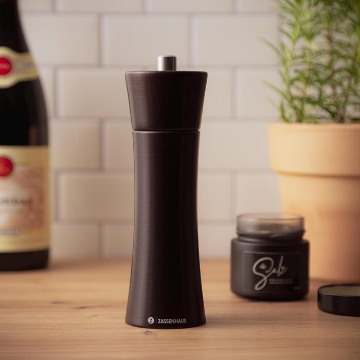 Млинок для перцю та спецій Zassenhaus Wenge 18 см, дерев'яний (бук), керамічний механізм, регульований помол