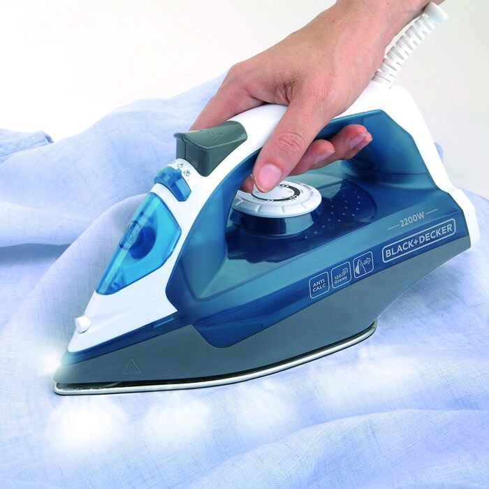 Парова праска BLACK+DECKER BXIR2200E, 2200 Вт, пластик, резервуар 370 мл, синя