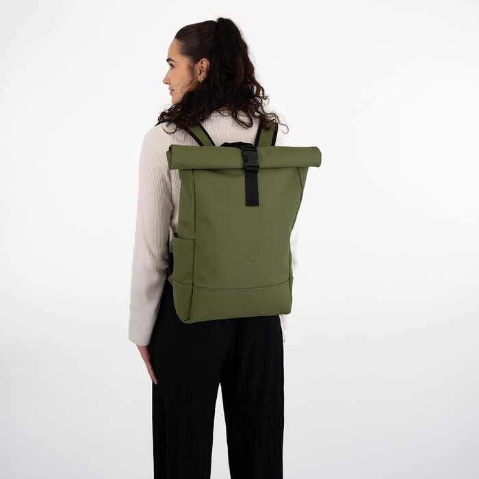 Рюкзак Johnny Urban Harvey Medium ролтоп, 15 л, водостійкий, оливковий, з відділенням для ноутбука, універсальний для міста, роботи, навчання, матове PU-покриття