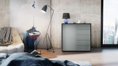 Комод Vladon Ben V2, 1 дверцята, 5 шухляд, чорний матовий/авола-антрацит, 79x74x36 см, корпус матовий, фасад авола-антрацит, вироблено в Німеччині