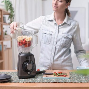 Стаціонарний блендер BLACK+DECKER, 1000 Вт, 1,5 л, імпульсний режим, пластикова чаша, 4-лезове розбірне лезо з нержавіючої сталі, легке очищення, сірий