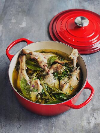 Le Creuset Signature Чавунна сковорода з кришкою, 24 см, 4.2 л, Cherry Red (Kirschrot)