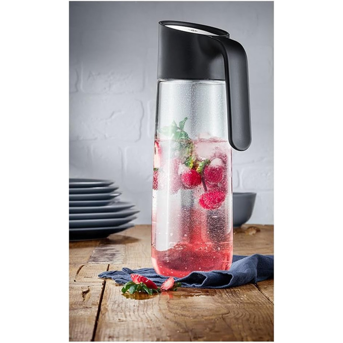 Скляна карафка WMF Basic з кришкою, 1 л (скляна, з силіконовим кришкою, CloseUp)