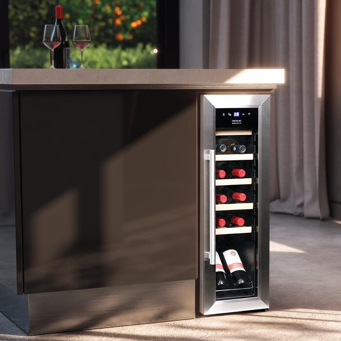 Винний шаф для 24 пляшок Cecotec Bolero GrandSommelier 2050 Black - компресорний, 5-18°C, низький рівень шуму