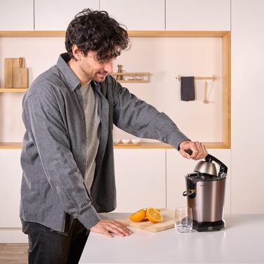 Електрична цитрусова соковижималка BLACK+DECKER BXCJ350E, 350 Вт, професійний мотор, нержавіюча сталь, регулювання м'якоті, 2 насадки, 650 мл