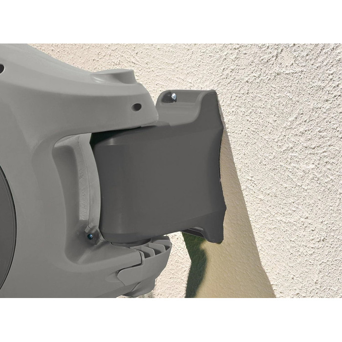 Hozelock Автоматичний шланг на котушці Auto Reel 40 м: автоматичне змотування, проста установка. Включає шланг-розпилювач, з'єднувачі, 40 м шланга Hozelock та кріплення. 5 років гарантії. [2595R0000]