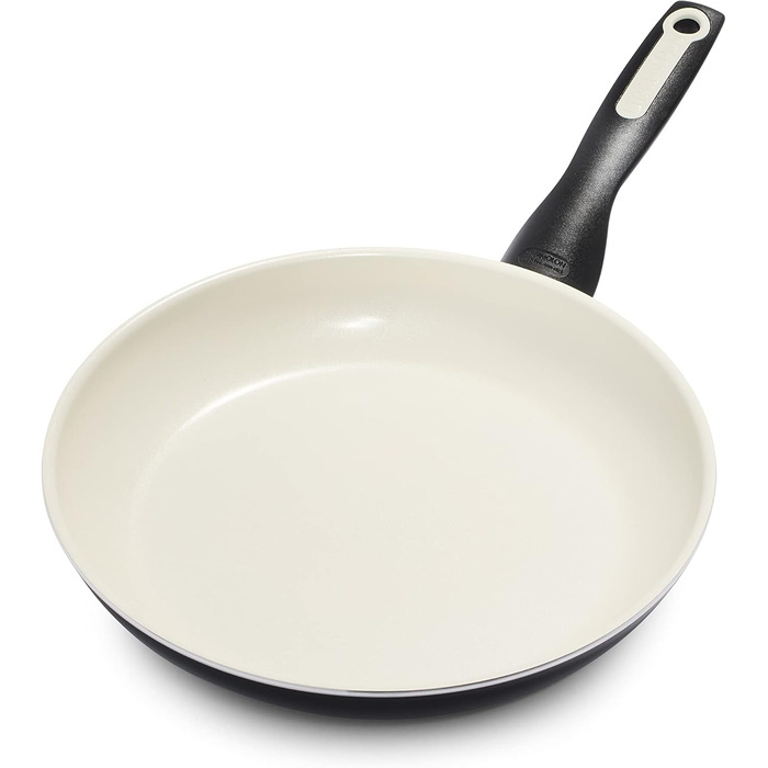 Сковорода GreenPan Rio з антипригарним покриттям Ceramic, 26 см, без PFAS, Stay-Cool ручка, сумісна з духовкою до 160°C, можна мити в посудомийній машині, чорний & кремовий колір