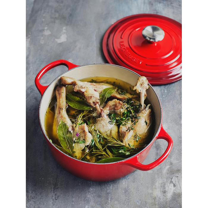 Le Creuset Signature Чавунна сковорода з кришкою, 24 см, 4.2 л, Cherry Red (Kirschrot)