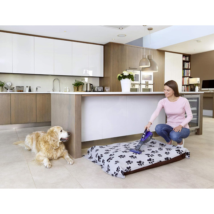 Акумуляторний ручний пилосос BLACK+DECKER Dustbuster 10,8В 2,5Аг з турбо-щіткою для шерсті тварин, широким соплом, 2-ступеневою фільтрацією, зарядним кабелем і настінним кріпленням