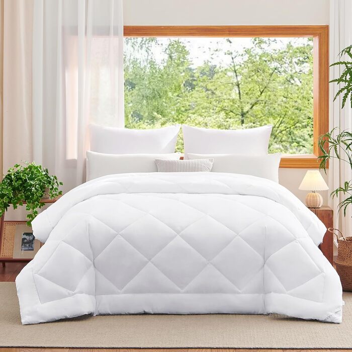 Всесезонна ковдра WAVVE 200x200 см, мікрофібра 300 г/м², дихаюча та м'яка стібана ковдра для сну, біла