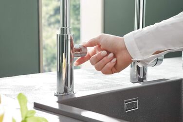 Змішувач кухонний GROHE Concetto з висувним душем, поворотний 360°, хром - 31483002