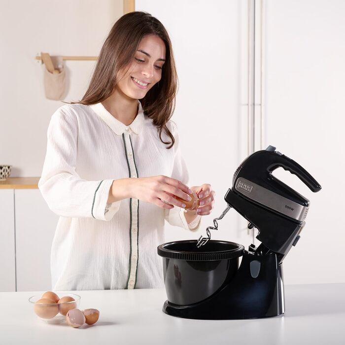 Кухонний міксер BLACK+DECKER BXMXA500E, 500 Вт, 2,5 л, 5 швидкостей, турбо, знімна чаша, насадки для замішування і збивання