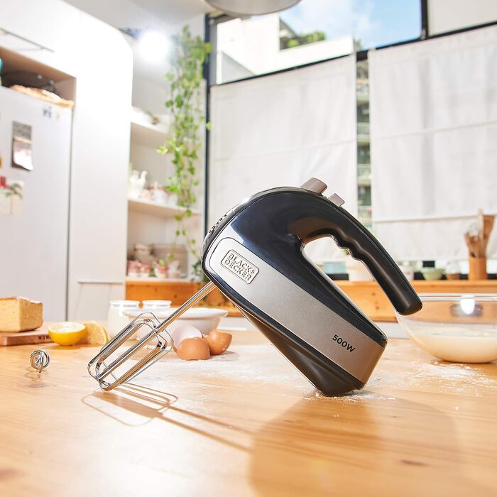 Міксер BLACK+DECKER BXMX500E 500Вт, 5 швидкостей, турборежим, 2 вінчики, 2 гаки, знімні насадки