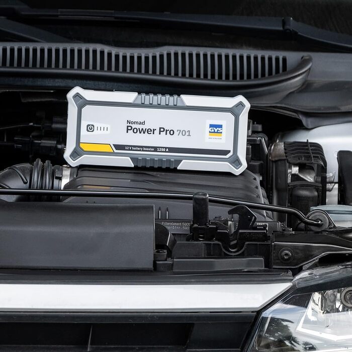 Бустер-стартер GYS Nomad Power Pro 701 літієвий 2000А для авто та мотоциклів 12В, з PowerBank 6Ah, LCD-дисплеєм та LED-ліхтарем