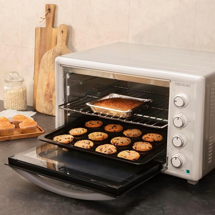 Конвекційна піч Cecotec 46 літрів Bake&Toast 4600 White Gyro. 2000 Вт, внутрішнє освітлення, 12 функцій, температура до 230°C, подвійне скло, з обертовим шампуром, білий