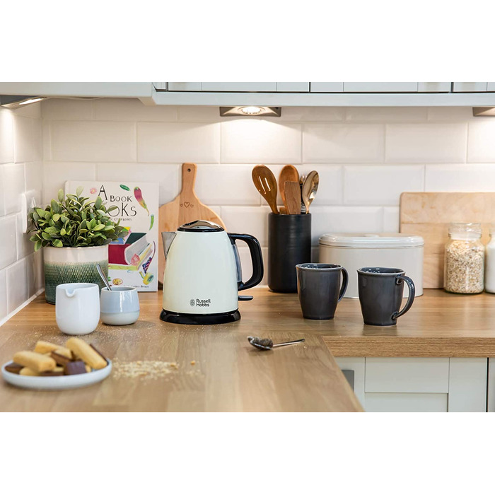 Електричний чайник Russell Hobbs Colours+ Edelstahl 1.0л, 2400Вт, з фільтром від накипу та індикатором рівня води, колір крем (24994-70)