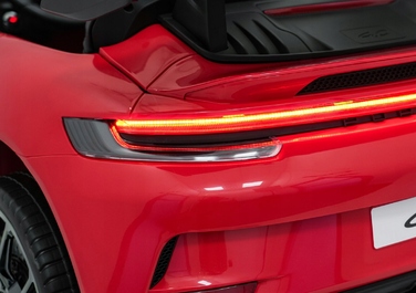 Дитячий електромобіль Porsche 911 GT3: 2x280 Вт, велюрові сидіння, керування рулем