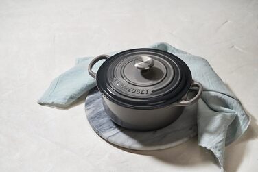 Чавунна каструля-брятер Le Creuset Signature з кришкою, кругла, 26 см, 5,3 л, для всіх плит та індукції, колір Flint
