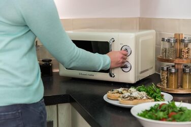 Мікрохвильова піч Russell Hobbs RHRETMM705C, 17 л, 700 Вт, ретро стиль, кремова, 5 режимів потужності, таймер, функція розморожування, легке очищення