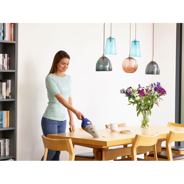 Пилосос ручний BLACK+DECKER Dustbuster NVC115WA, акумуляторний, 3.6V, без мішка, кобальтово-синій, широка насадка, знімний контейнер, насадка для щілин і меблів, зарядна станція