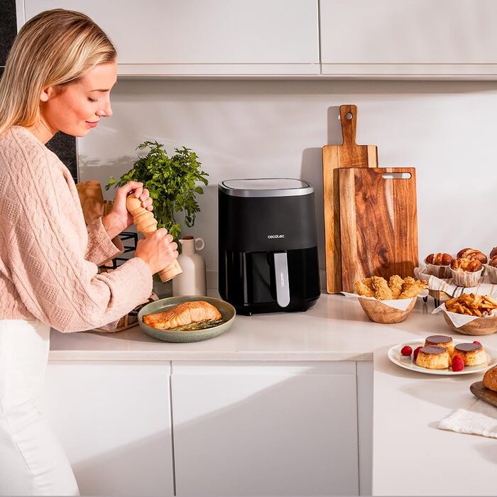 Аерофритюрниця Cecotec Cecofry Fantastik Window 4000, 4 л, з вікном, 1400 Вт, сенсорне керування, 9 програм, чорна