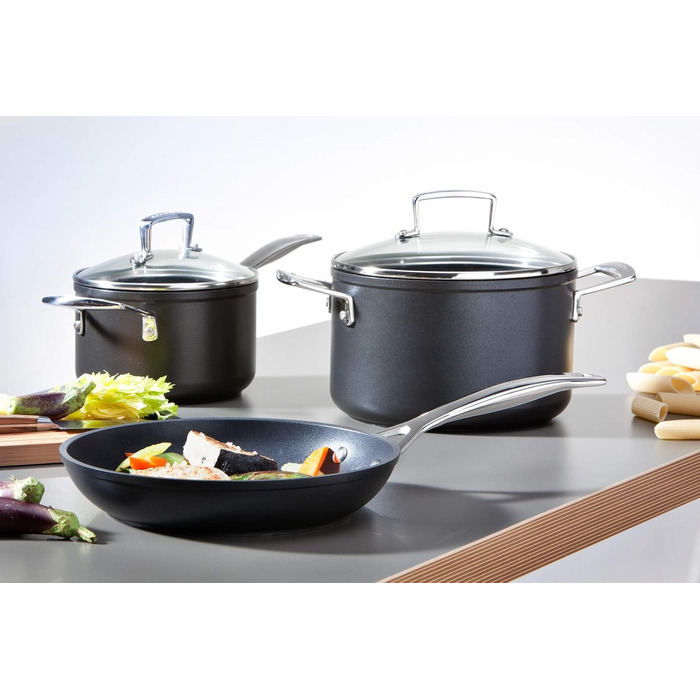 Сковорода Le Creuset антипригарна алюмінієва, 28 см, для всіх типів плит, включно з індукцією, антрацит/срібло