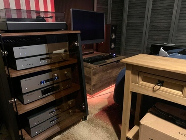 Стійка Hi-Fi на 4 рівні для вінілового програвача, PS5, Xbox, PS4 та акустичних систем — сучасний дизайн