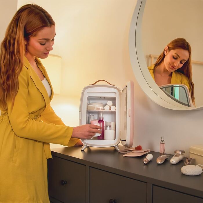 Міні-холодильник для косметики Cecotec Bamba CoolingBeauty 6000 Mirror Rose 6 л з дзеркальними дверцятами, LED-підсвіткою та охолодженням до 10°C