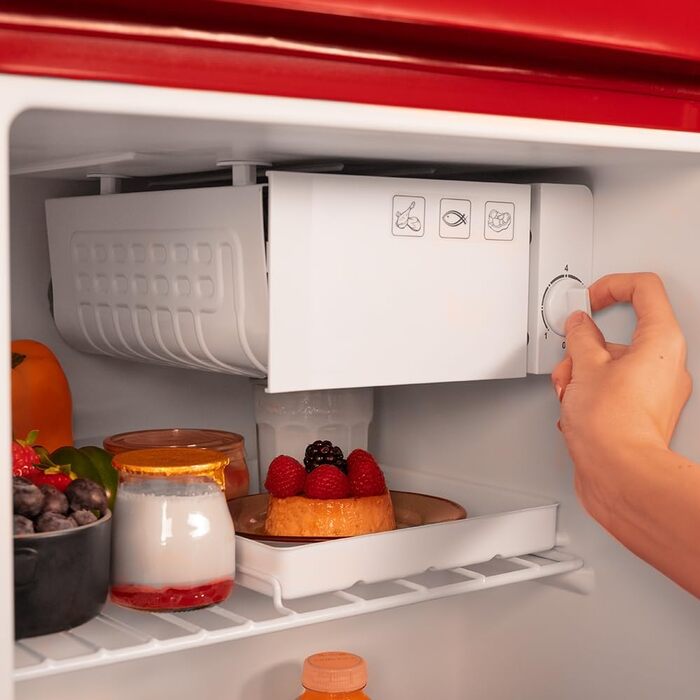 Міні-холодильник Cecotec Bolero CoolMarket TT Origin 45L, ретро, червоний, з морозильною камерою, клас енергоефективності E, 55 см, 44,7 см