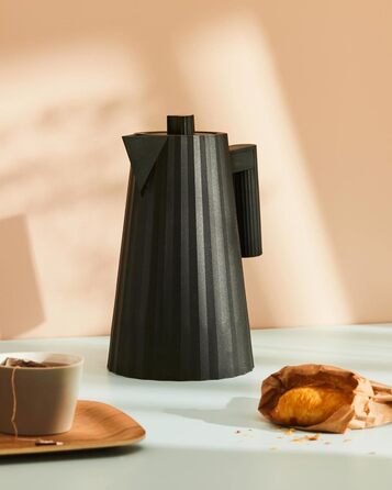 Електричний чайник Alessi Plissé MDL06 B, 1.7л, термопластик, чорний, 2400W, з європейським штекером