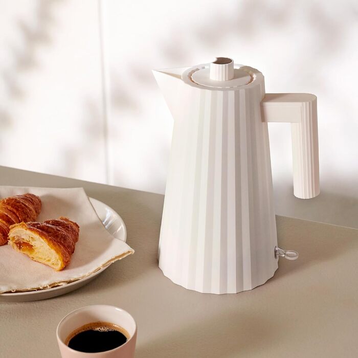 Електричний чайник Alessi Plissé MDL06 W, 1.7 л, білий, 2400 Вт, з європейським штекером