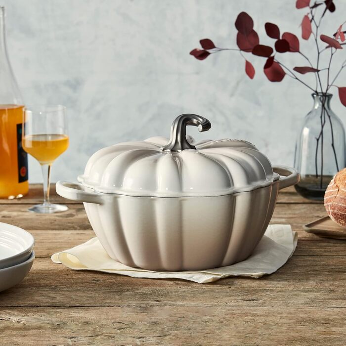 Кокотниця Le Creuset Figurale Kürbis, емальована чавунна, 4 л, білий колір з мідним ручками (Cocotte, Baiser)