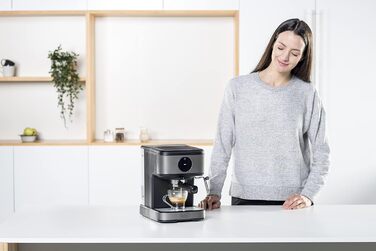 Еспресо-машина BLACK+DECKER BXCO850E, 20 бар, 1,5 л, автоматична, з паровою насадкою, антиплямова нержавіюча сталь, 850 Вт, Extra-Sahne, програмоване приготування