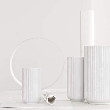 Ваза Lyngby Porcelæn H20.5 см, біла – класичний данський дизайн