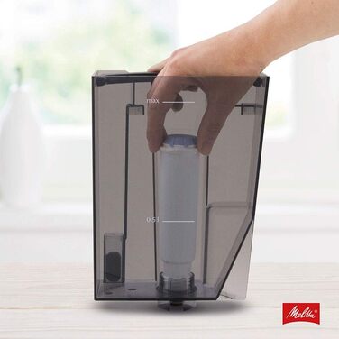 Кавомашина Melitta Solo - автоматична еспресо-кавоварка з регулюванням висоти, компактна модель з знімним резервуаром для води, для приготування еспресо та кави Crème