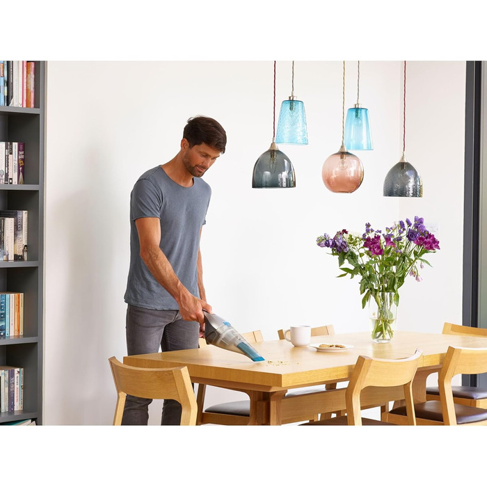 Пилосос ручний акумуляторний Black+Decker Dustbuster NVC215WA-QW, безмішковий, 7,2V, насадки для щілин і м'яких меблів, настінна зарядка, 385 мл, кобальтово-синій
