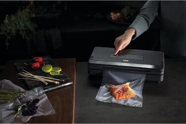 AEG A6-1-6AG Вакуумний пакувальник для продуктів: швидке, автоматичне вакуумування, подвійне запаювання, режим Pulse, сухий/вологий, BPA-free, сірий